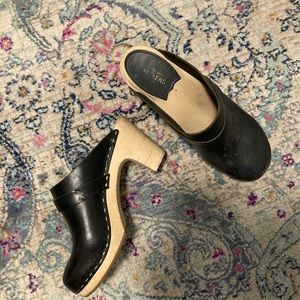 Swedish Hasbeens Women’s Slip in Sandal, Black, 8 M US